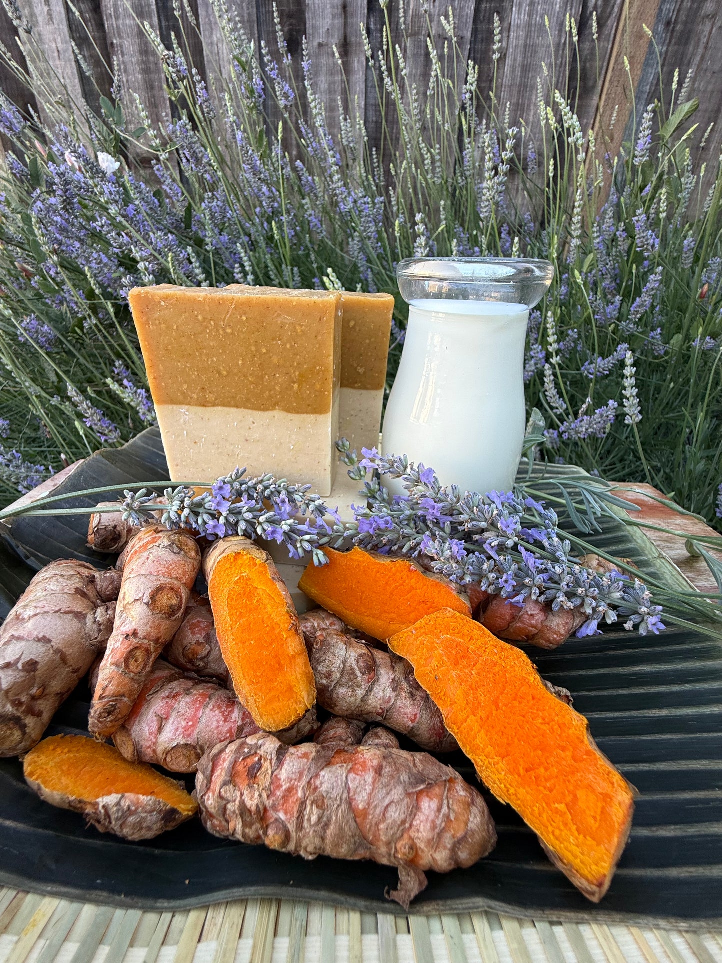 Velvet Glow Turmeric Bar (with Kojic Acid)